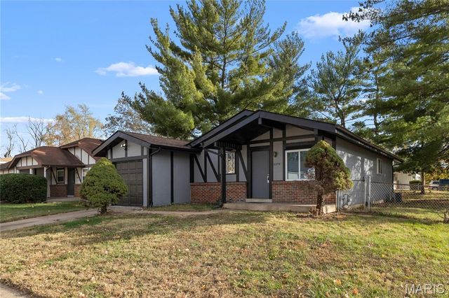 2370 Indiancup Drive, Florissant, MO 63033