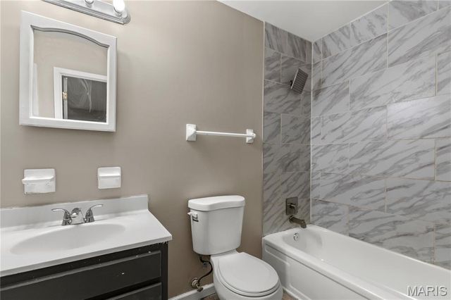 2370 Indiancup Drive, Florissant, MO 63033