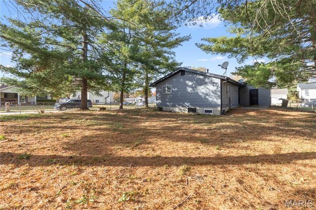 2370 Indiancup Drive, Florissant, MO 63033