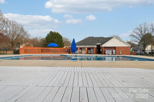 8426 Red Cypress Court, Charlotte, NC 28216