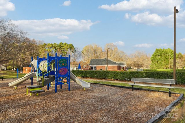 8426 Red Cypress Court, Charlotte, NC 28216