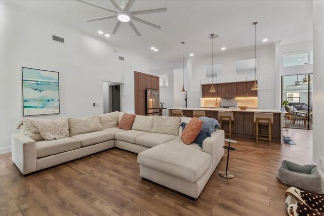 4911 NW 96th Drive, Coral Springs, FL 33076