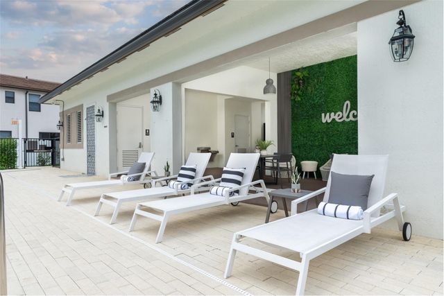 711 DEL VISTA RD, Pompano Beach, FL 33069