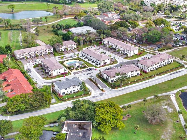 711 DEL VISTA RD, Pompano Beach, FL 33069