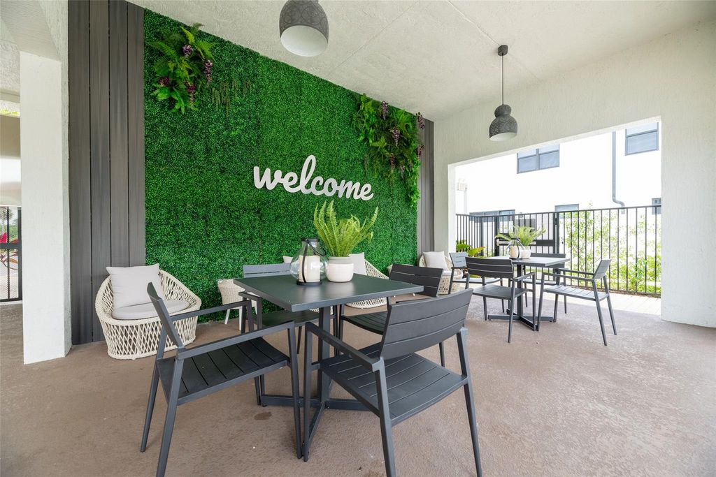 711 DEL VISTA RD, Pompano Beach, FL 33069