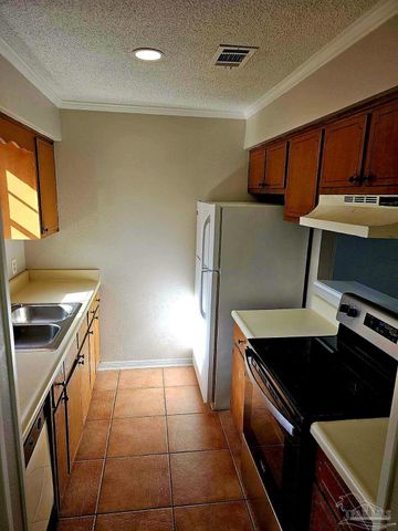 7250 Hilburn Rd 4A, Pensacola, FL 32504