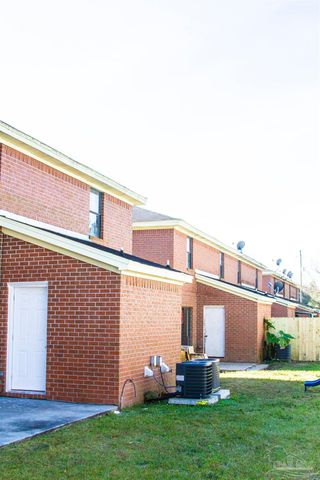 7250 Hilburn Rd 4A, Pensacola, FL 32504