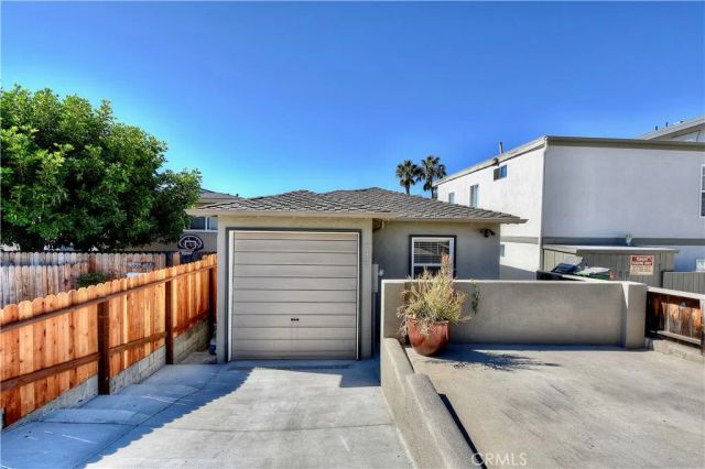 445 BENT Street, Laguna Beach, CA 92651