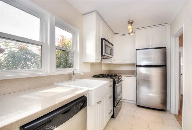 445 BENT Street, Laguna Beach, CA 92651