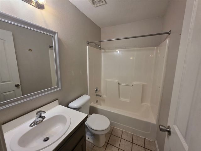 38 Burnett Circle, Bentonville, AR 72712