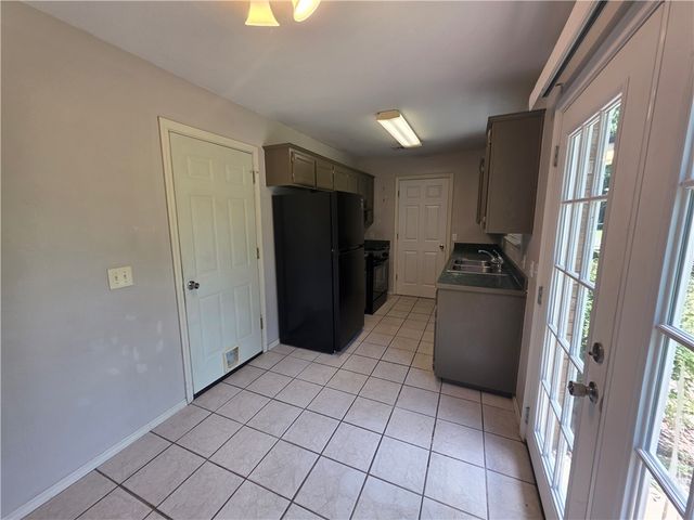 38 Burnett Circle, Bentonville, AR 72712
