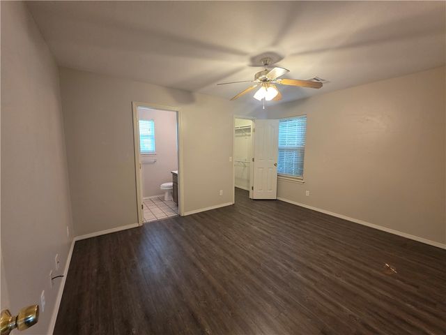 38 Burnett Circle, Bentonville, AR 72712