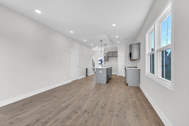 516 Ayden Ln, Clarksville, TN 37042