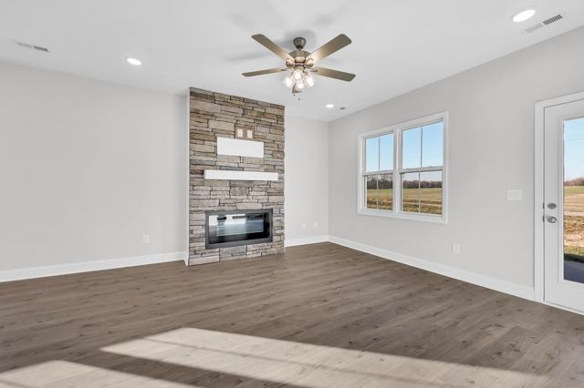 516 Ayden Ln, Clarksville, TN 37042