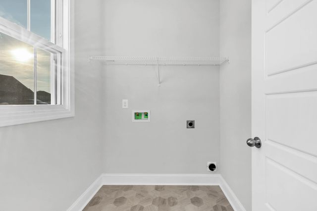 516 Ayden Ln, Clarksville, TN 37042