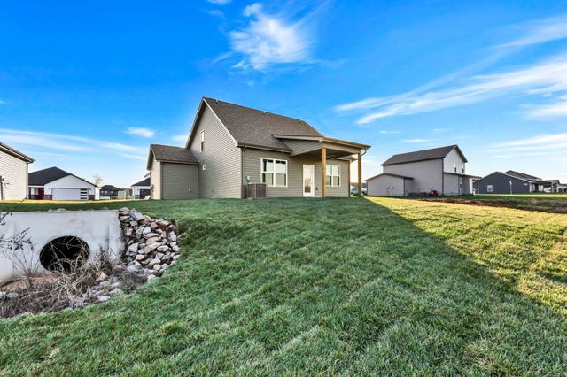 516 Ayden Ln, Clarksville, TN 37042