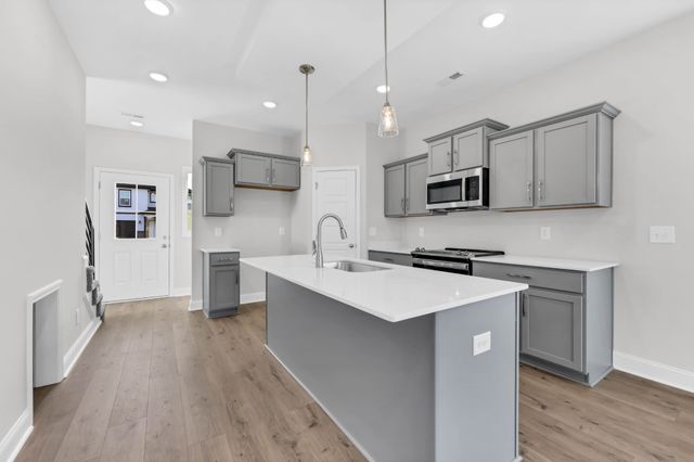 516 Ayden Ln, Clarksville, TN 37042