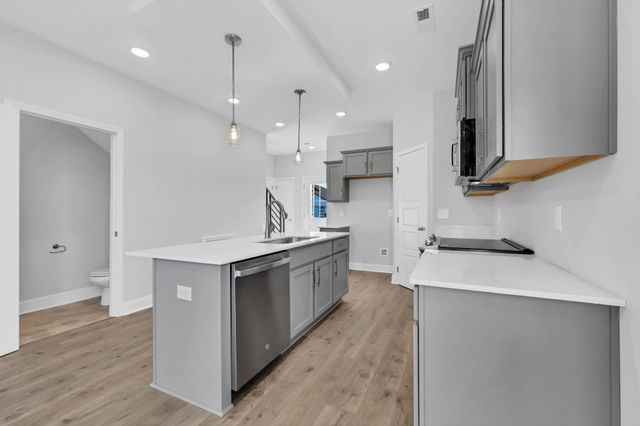 516 Ayden Ln, Clarksville, TN 37042