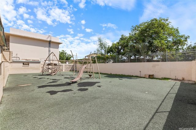 94-245 Leowahine Street 239, Waipahu, HI 96797