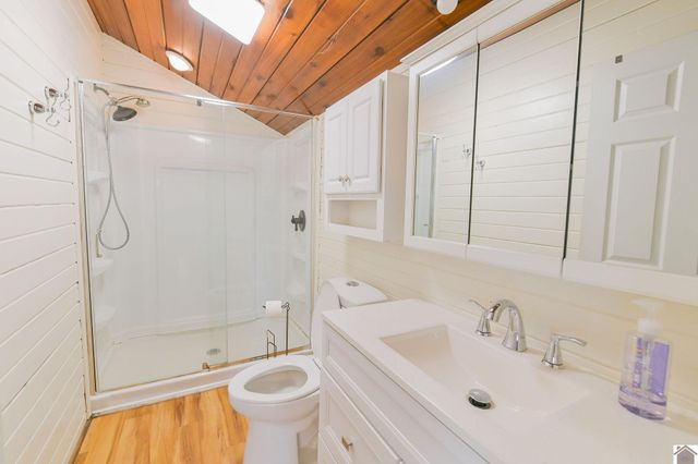 333 Serenity Shores Road, Benton, KY 42025