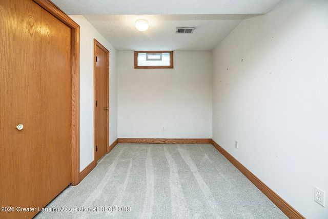 2020 Greenwich Court, Lansing, MI 48910