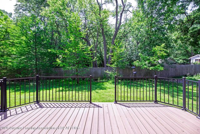 2020 Greenwich Court, Lansing, MI 48910
