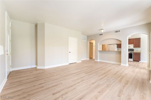 7629 Valley Green Drive 101, Las Vegas, NV 89149