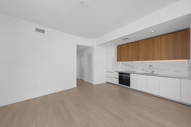 1400 Biscayne Boulevard 2007, Miami, FL 33132